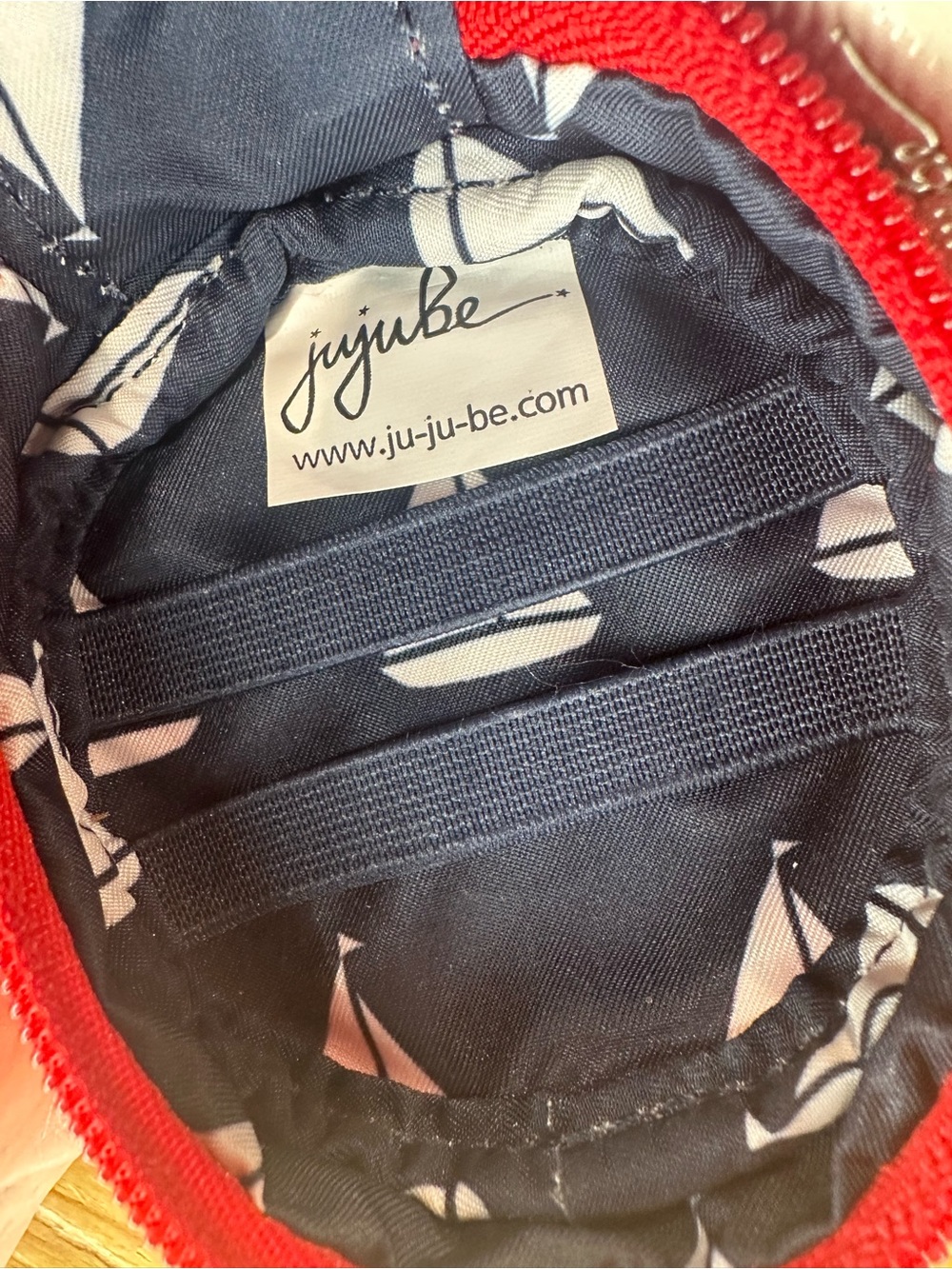 Ju-Ju-Be Red with Navy Lobster Printed Carrying Case - Picture 2 of 7